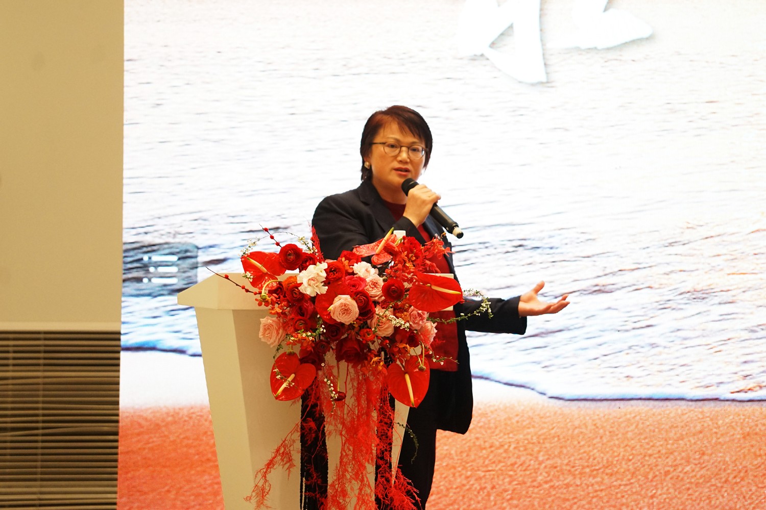 潘总3_副本.jpg 潘总3_副本.jpg